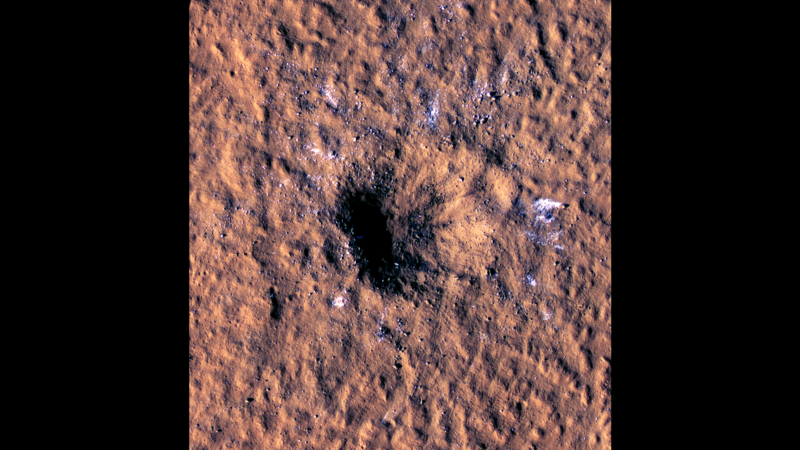 Einer der Krater wurde seismisch identifiziert und dann durch Orbitalbilder bestätigt.