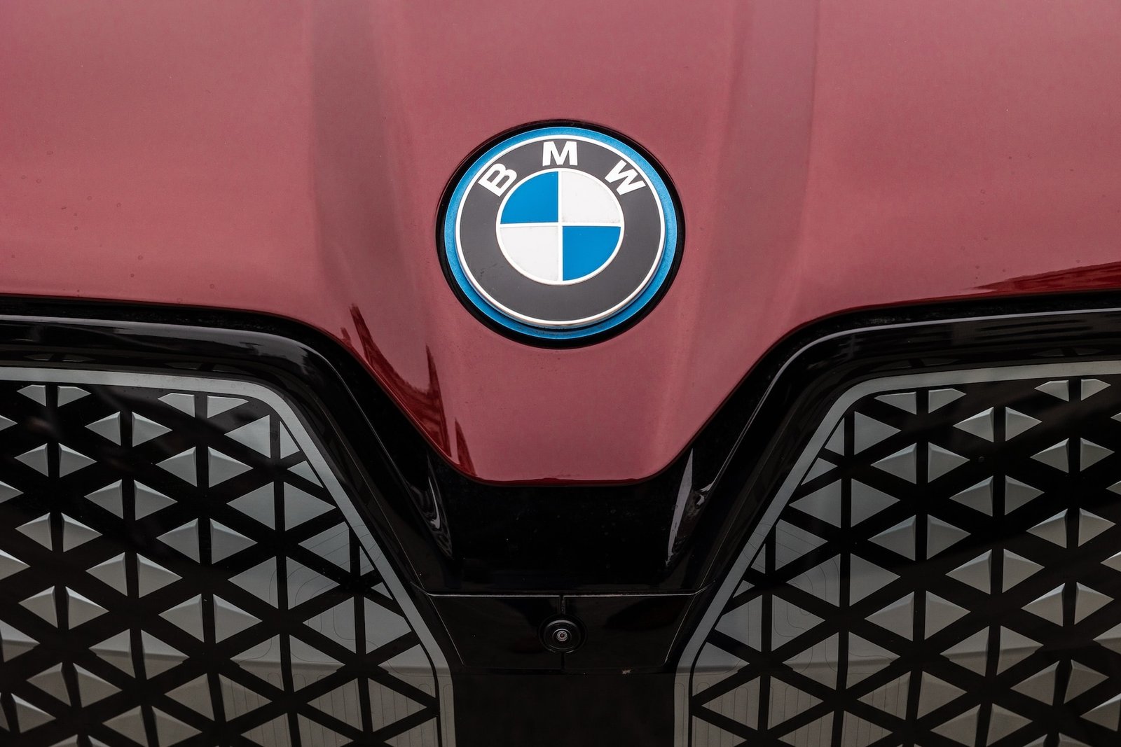 BMW Logo auf Motorhaube