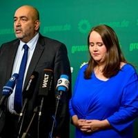 Abgang nach Wahldesaster: Omid Nouripour (l.) und Ricarda Lang geben ihre Ämter als Grünen-Parteivorsitzende auf.