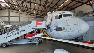 Rumpf der Landshut-Maschine in einem Hangar in Friedrichshafen