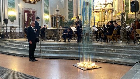 Baden-Württembergs Innenminister Thomas Strobl bei Gedenkfeier für im Dienst getötete Polizisten in der Jesuitenkirche in Mannheim