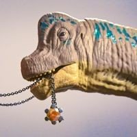 Juwelier Grosche - Schmuck aus versteinertem Dinosaurier Kot