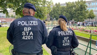 Polizei-Einsatzkräfte auf dem Paradeplatz in Mannheim