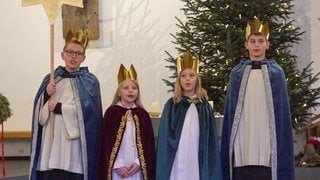 Diese vier Sternsinger aus Trier-Tarforst vertreten das Bistum Trier beim Sternsinger-Empfang im Bundeskanzleramt in Berlin.