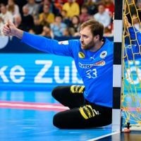 Daumen hoch von Andreas Wolff: Nach Olympia-Silber wollen der Torwart und die deutsche Nationalmannschaft auch bei der Handball-WM 2025 in Norwegen, Kroatien und Dänemark angreifen.