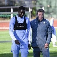 Erstes Training unter Neu-Trainer Dieter Hecking beim VFL Bochum am 05.11.2024 in Bochum.
V.l.: Ibrahima Sissoko und Trainer Dieter Hecking

Foto: Andreas Buck / FUNKE Foto Services