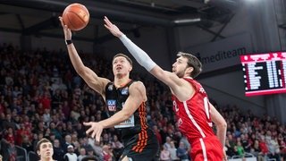 Isaiah Roby zieht zum Korb