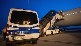 Ein Sonderflug zur Abschiebung von abgelehnten Asylbewerbern nach Afghanistan