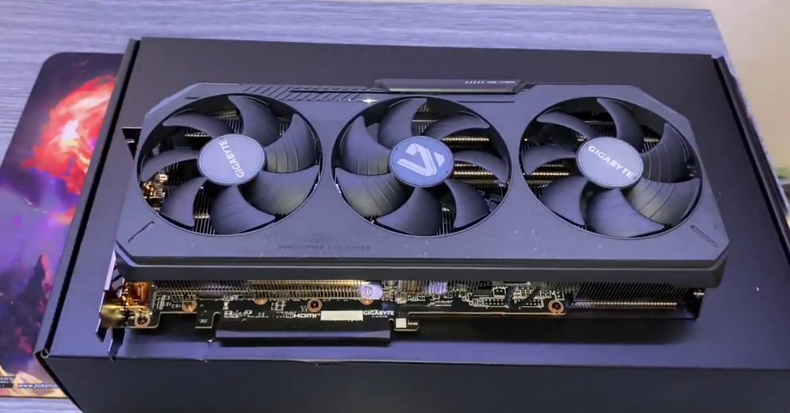 Gigabyte RX 9070 XT Gaming OC Box Back