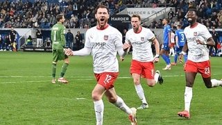 Budu Zivzivadze bejubelt sein erstes Bundesliga-Tor.