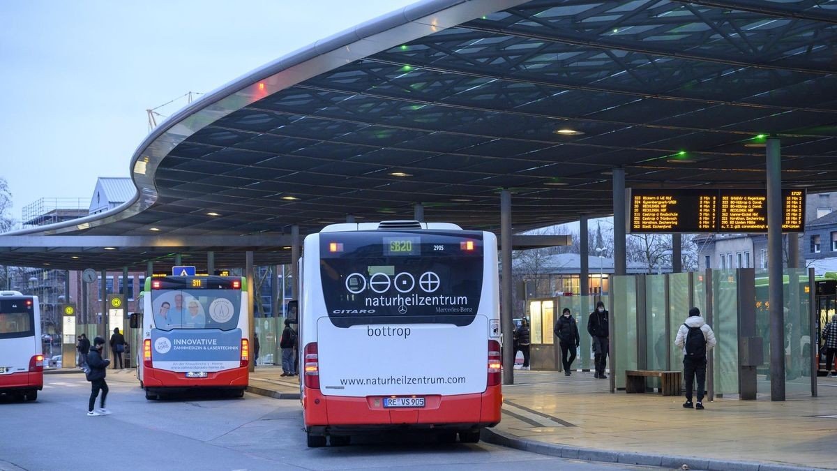 Der Herner Busbahnhof. Im März bietet die HCR eine Aktion für bargeldlos gekaufte Einzeltickets an.